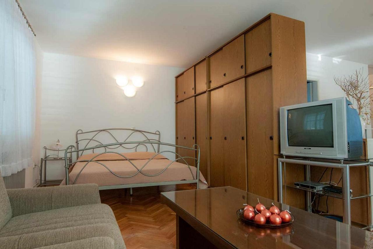 Amazing Seaview Apartment With A Balcony Near The Beach - Kneza Trpimira I Задар Екстер'єр фото