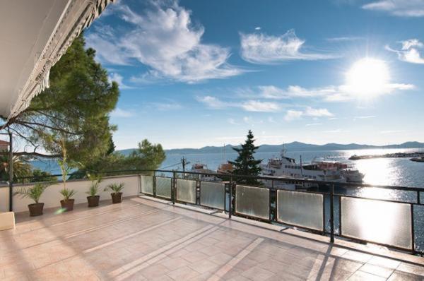 Amazing Seaview Apartment With A Balcony Near The Beach - Kneza Trpimira I Задар Екстер'єр фото