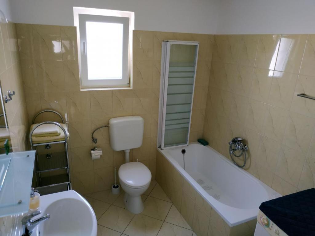 Amazing Seaview Apartment With A Balcony Near The Beach - Kneza Trpimira I Задар Екстер'єр фото