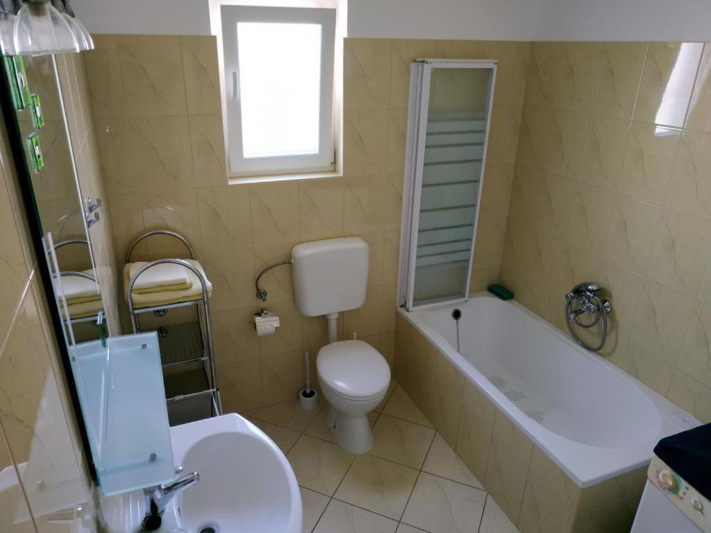 Amazing Seaview Apartment With A Balcony Near The Beach - Kneza Trpimira I Задар Екстер'єр фото